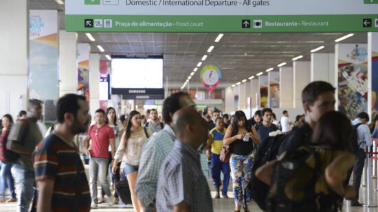 O apagão cibernético global gerou atrasou em cinco voos da Azul no aeroporto de Brasília