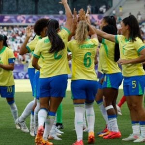 A seleção brasileira feminina de futebol perdeu por 2 a 0 para a Espanha nesta quarta-feira (31), no fim da fase de grupos das Olimpíadas de 2024.