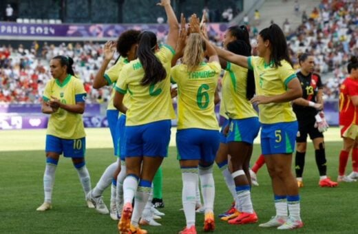 A seleção brasileira feminina de futebol perdeu por 2 a 0 para a Espanha nesta quarta-feira (31), no fim da fase de grupos das Olimpíadas de 2024.