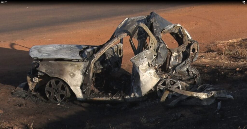 Carro pegou fogo e condutor morreu carbonizado - Foto: Reprodução/TV Norte Tocantins
