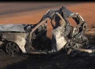 Carro pegou fogo e condutor morreu carbonizado - Foto: Reprodução/TV Norte Tocantins