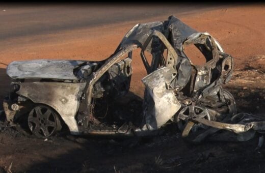 Carro pegou fogo e condutor morreu carbonizado - Foto: Reprodução/TV Norte Tocantins