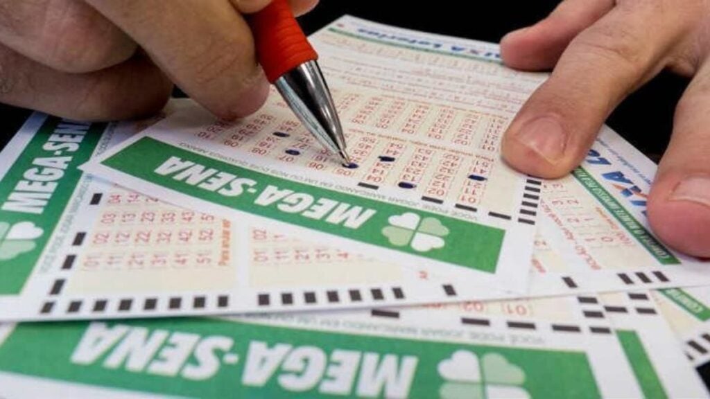 As apostas da Mega-Sena podem ser feitas até as 19h (horário de Brasília), nas casas lotéricas credenciadas pela Caixa, em todo o país ou pela internet