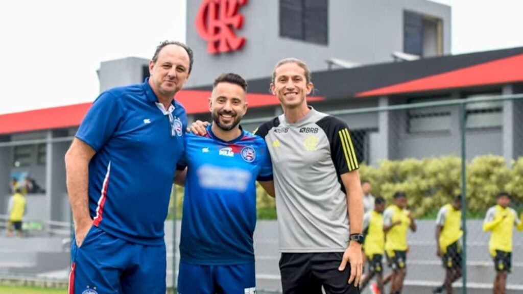Everton Ribeiro, Rogério Ceni e Filipe Luís - Foto: Marcelo Cortes / CRF