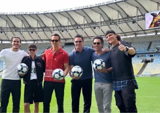 Pedro e David Luiz receberam Ryan Reynolds e Hugh Jackman no Maracanã - Foto: Reprodução / Instagram @vancityreynolds