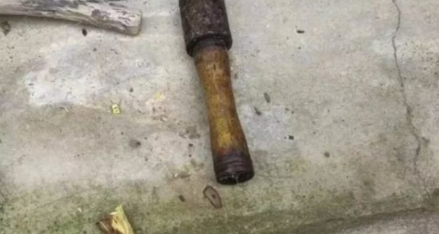 Idosa usa granada por 20 anos como se fosse martelo na China
