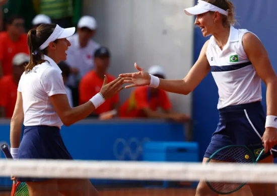 O torneio olímpico de tênis aconteceu no saibro de Roland Garros.