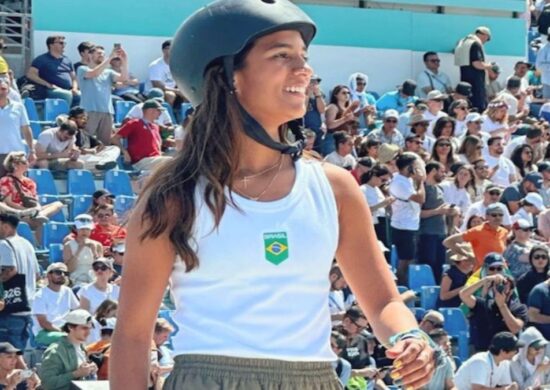 Olimpíadas 2024 Rayssa Leal bate recorde e garante vaga na final