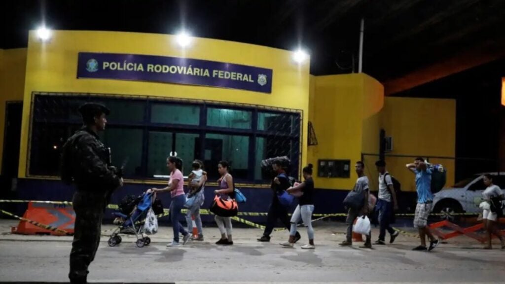 A Polícia Federal (PF) monitora a fronteira entre Brasil e Venezuela após o final das eleições.