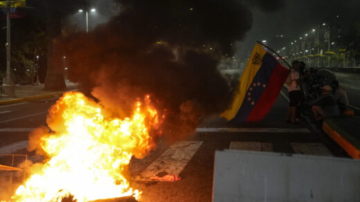 Protestos em Caracas após anúncio da vitória de Maduro nas eleições