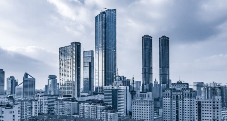 A cidade em primeiro lugar está localizada no interior de São Paulo