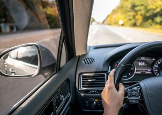 A plataforma se considera uma aliada dos motoristas. Isso porque ela se dispõem a vários serviços