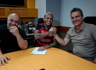 Flamengo e Wesley renovam vínculo - Foto: @flamengo