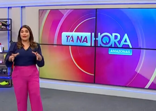 Apresentadora do Jornal Tá na Hora, Samira Benoliel. Foto: Reprodução/TV Norte Amazonas