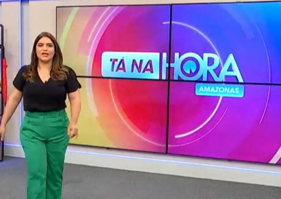 Apresentadora do Jornal Tá na Hora, Samira Benoliel. Foto: Reprodução/TV Norte Amazonas