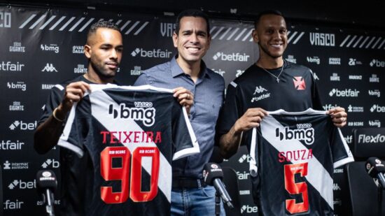 Alex Teixeira e Souza foram apresentados pelo Vasco - Foto: Leandro Amorim / CRVG