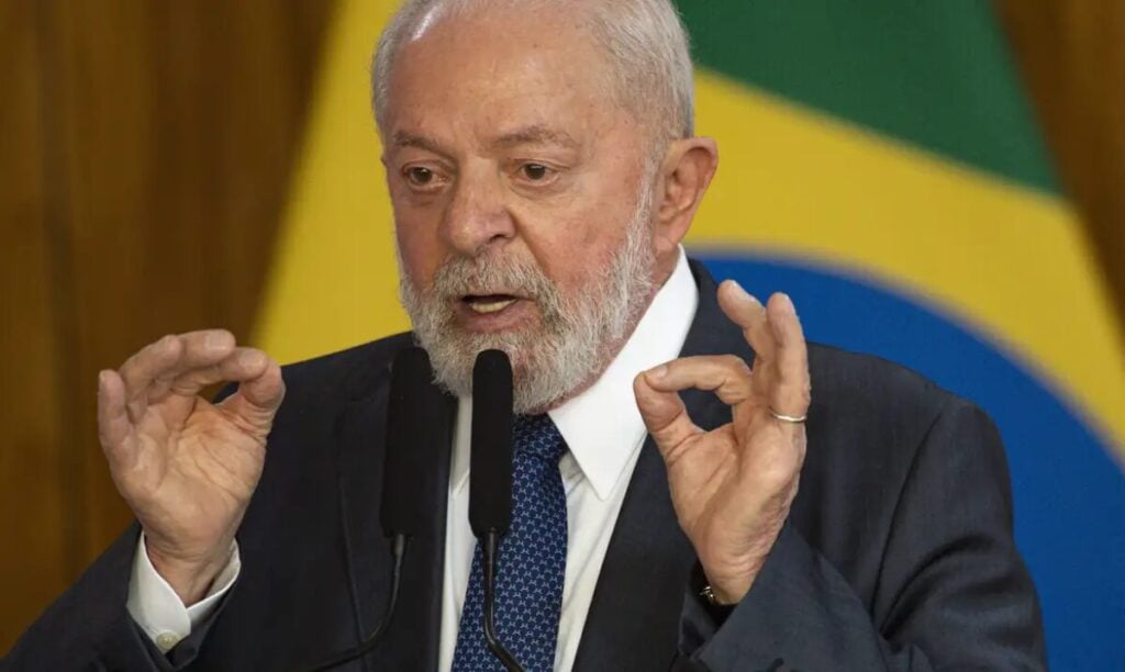 'O PT tem autonomia', diz Lula sobre reconhecer vitória de Maduro.