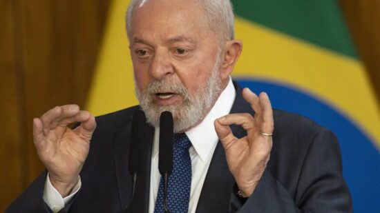 'O PT tem autonomia', diz Lula sobre reconhecer vitória de Maduro.