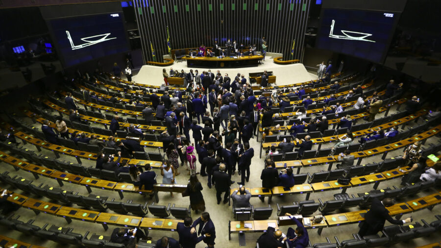 Veja o ranking dos deputados que mais gastaram em cotas parlamentares.