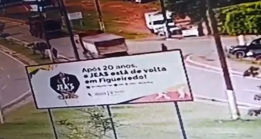 Homem foi esmagado por carreta em Presidente Figueiredo. Imagem: Reprodução/X