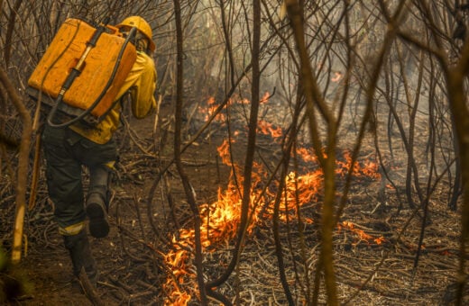 Equipe em combate aos incêndios no Pantanal. Foto: Marcelo Camargo/Agência Brasil