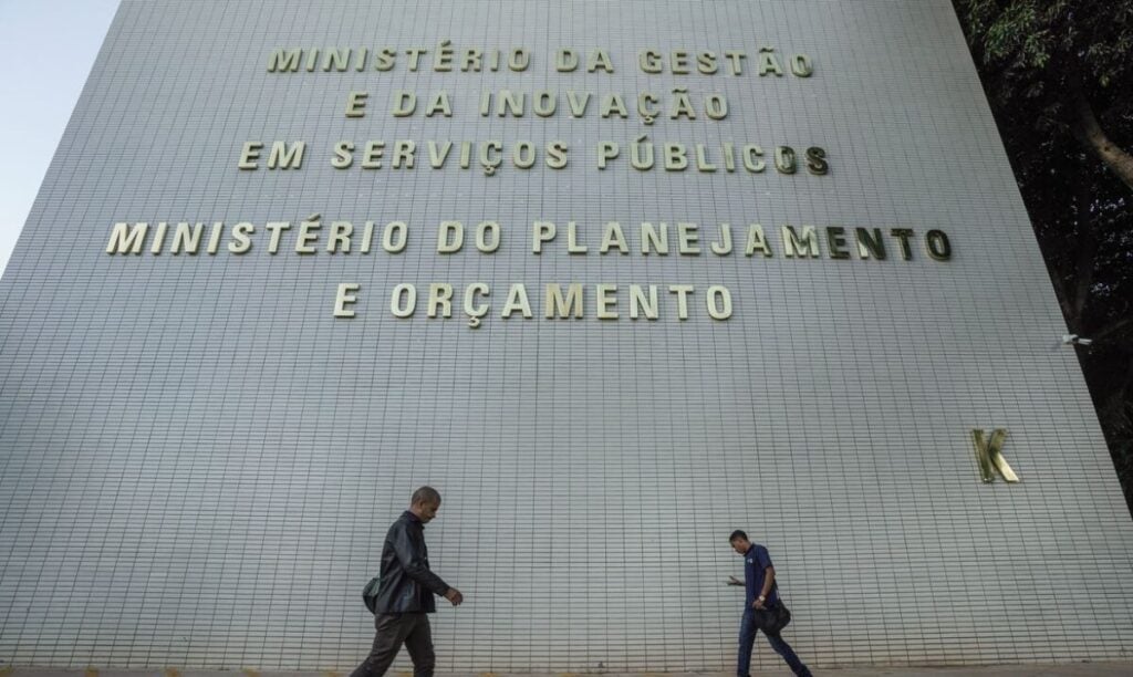 Servidores públicos terão proteção contra assédio no trabalho.