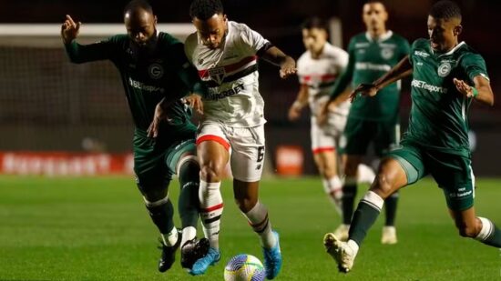 O jogo entre Goiás e São Paulo será transmitido ao vivo