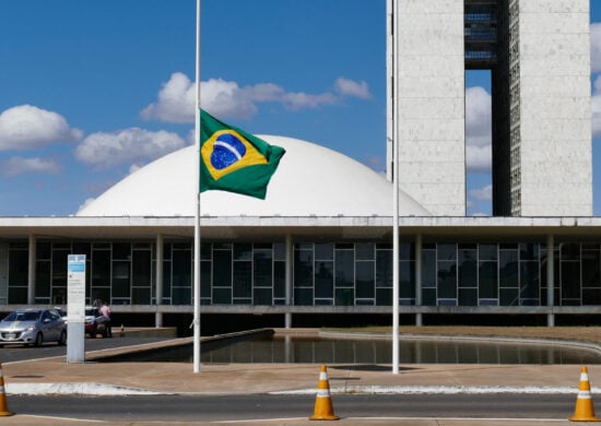 Senado Federal decreta luto de três dias pela morte de Silvio Santos.