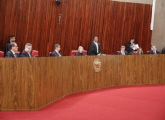 Sessão plenária do TSE durante julgamento nesta quinta-feira (1°). Foto: Alejandro Zambrana/Secom/TSE