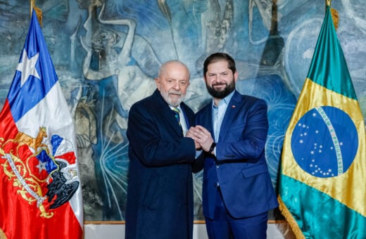 Em viagem ao Chile, Lula fecha 19 acordos bilaterais.