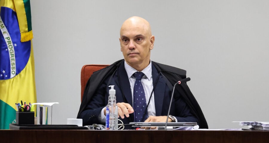 O pedido de impeachment do ministro do STF Alexandre de Moraes conta com 101 assinaturas no primeiro dia