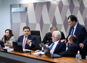 PEC da Anistia é aprovada na CCJ e seguirá para Plenário.