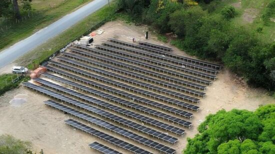 A empresa Future Solar Instalação e Manutenção Elétrica Ltda, especializada na venda e instalação de painéis de energia solar, está sendo acusada de aplicar golpes em Manaus.