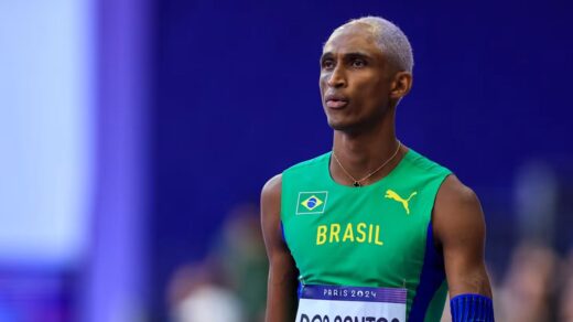 Alison dos Santos, conhecido como Piu, garantiu sua vaga na final dos 400m com barreiras nas Olimpíadas de Paris 2024.