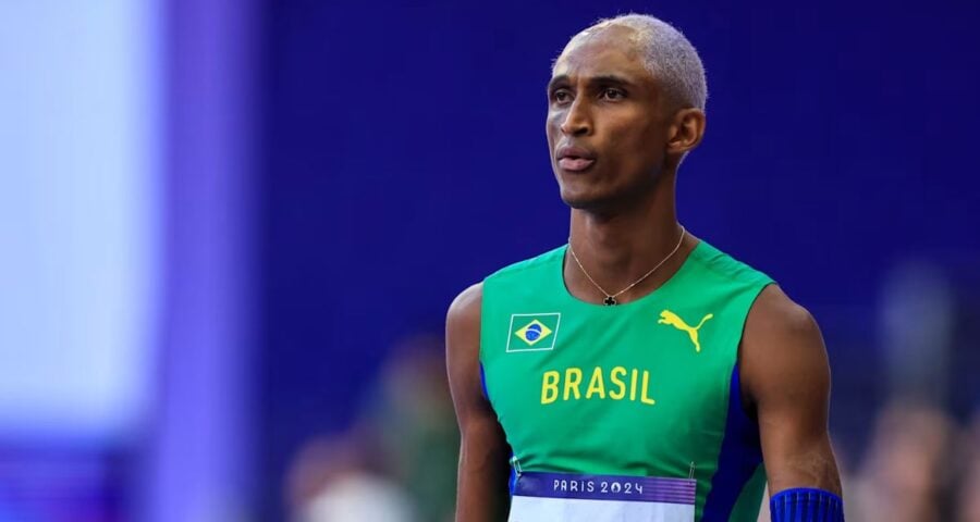 Alison dos Santos, conhecido como Piu, garantiu sua vaga na final dos 400m com barreiras nas Olimpíadas de Paris 2024.