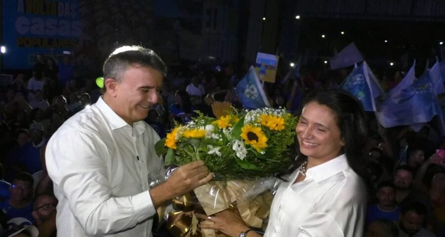 Edurado Siqueira ao lado da esposa na conversão, Polyanna Marques - Foto: Reprodução/TV Norte Tocantins