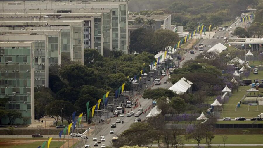 Esplanada já começa a preparar estrutura para 7 de Setembro