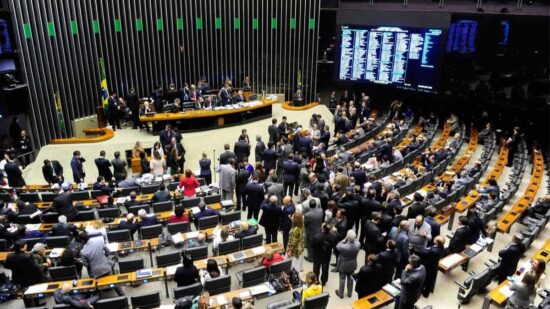 Congresso vai promulgar hoje PEC da Anistia