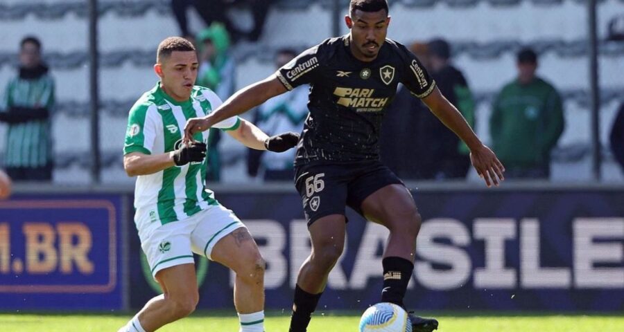 Botafogo perdeu para o Juventude, mas segue na liderança do Brasileirão - Foto: Vitor Silva / BFR