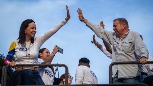 Opositores são investigados e conflito político se estende na Venezuela - Foto: Reprodução/X @EdmundoGU