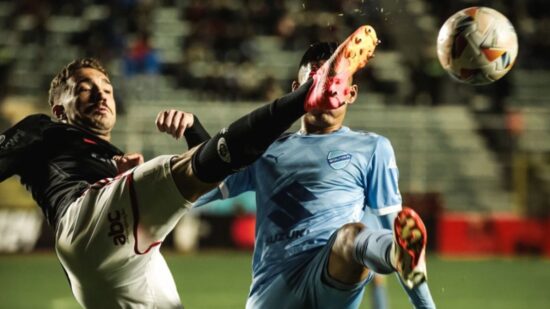 Na fase de grupos, Fla foi derrotado por 2 a 1 pelo Bolívar - Foto: Reprodução / Instagram @libertadores