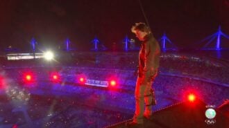 A performance de Tom Cruise no encerramento das Olimpíadas de Paris surpreendeu o público - Foto: Reprodução/TV Globo