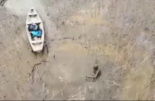 Pescador precisou tomar água da poça para sobreviver - Foto: Divulgação