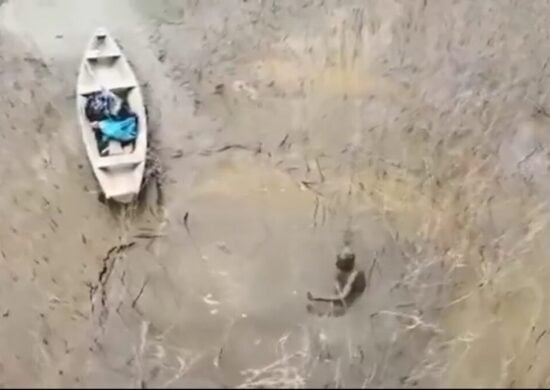 Pescador precisou tomar água da poça para sobreviver - Foto: Divulgação