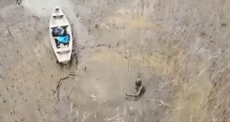 Pescador precisou tomar água da poça para sobreviver - Foto: Divulgação