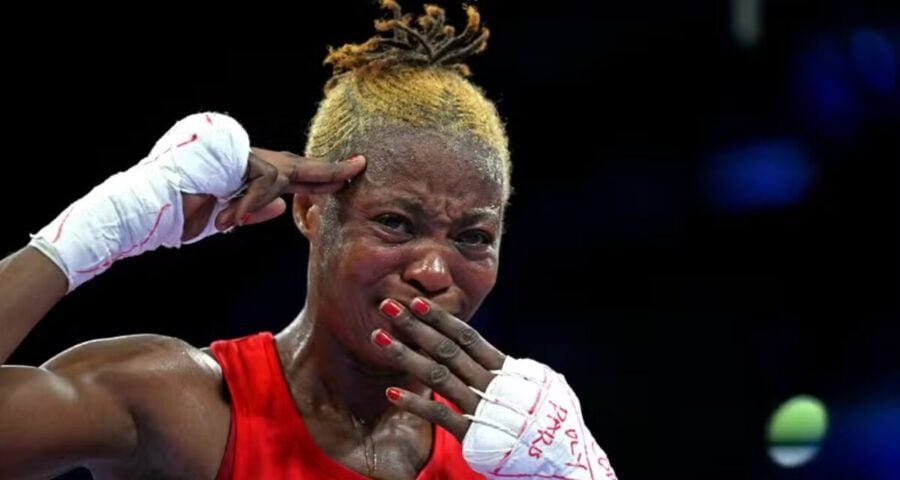 Boxeadora fez gesto para chamar a atenção para a crise de violência na República Democrática do Congo - Foto: Divulgação/Getty Imagens
