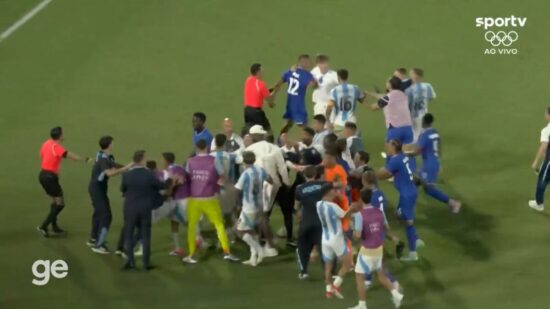 Jogadores da Seleção da Argentina expressaram frustração pela eliminação - Foto: Reprodução/Sportv