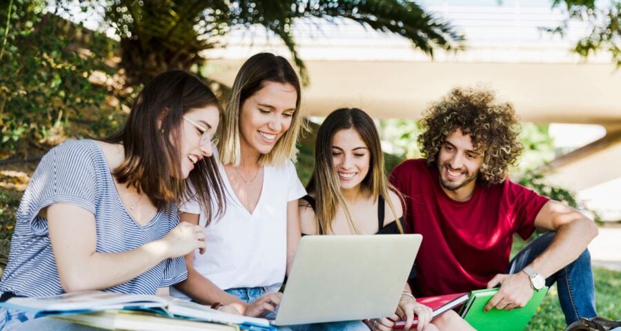 Estudantes podem contribuir para o INSS e garantir benefícios