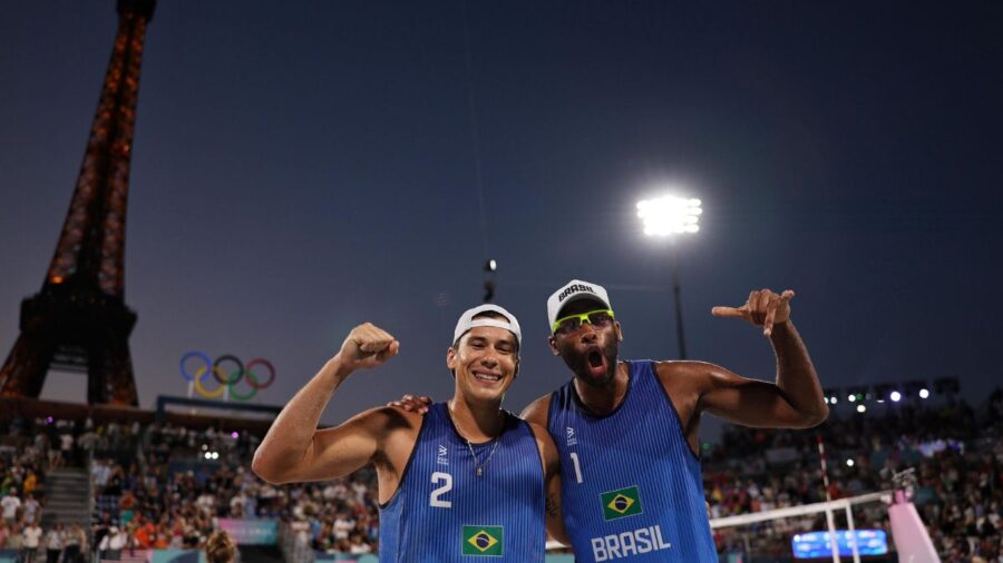 Evandro e Arthur Lanci garantem mais uma vitória no vôlei de praia das Olimpíadas de Paris 2024.