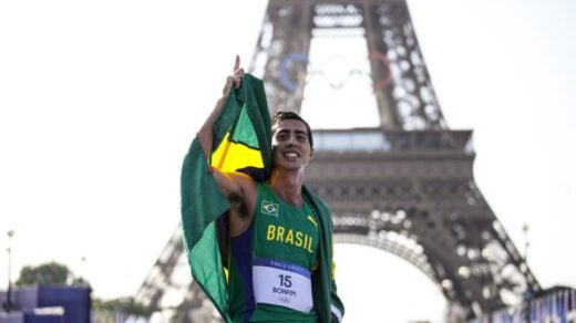 Olimpíadas 2024: Caio Bonfim é recebido por multidão em Brasília.